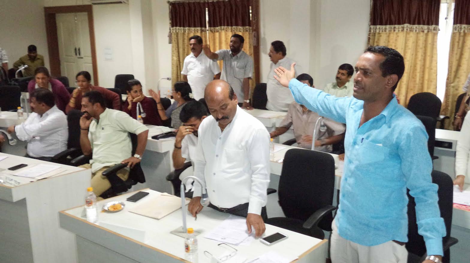 ನಗರಸಭೆ  ಬ್ಯಾಂಕ್ ಖಾತೆ ಮುಟ್ಟುಗೋಲು